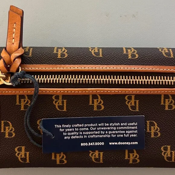 NWT Dooney & Bourke Blakely Continental Clutch / Wallet - Brown Tmoro - Picture 2 of 4